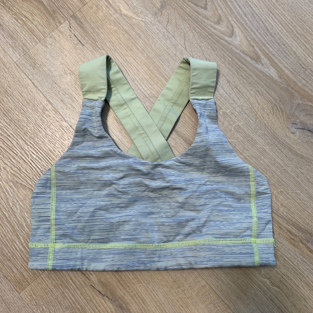 Lululemon Sports Bra Size 4